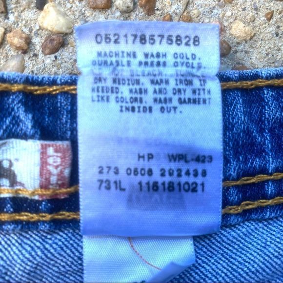 Levi’s 518 Superlow Cutoff Handmade Jean Shorts 5 - Picture 5 of 9